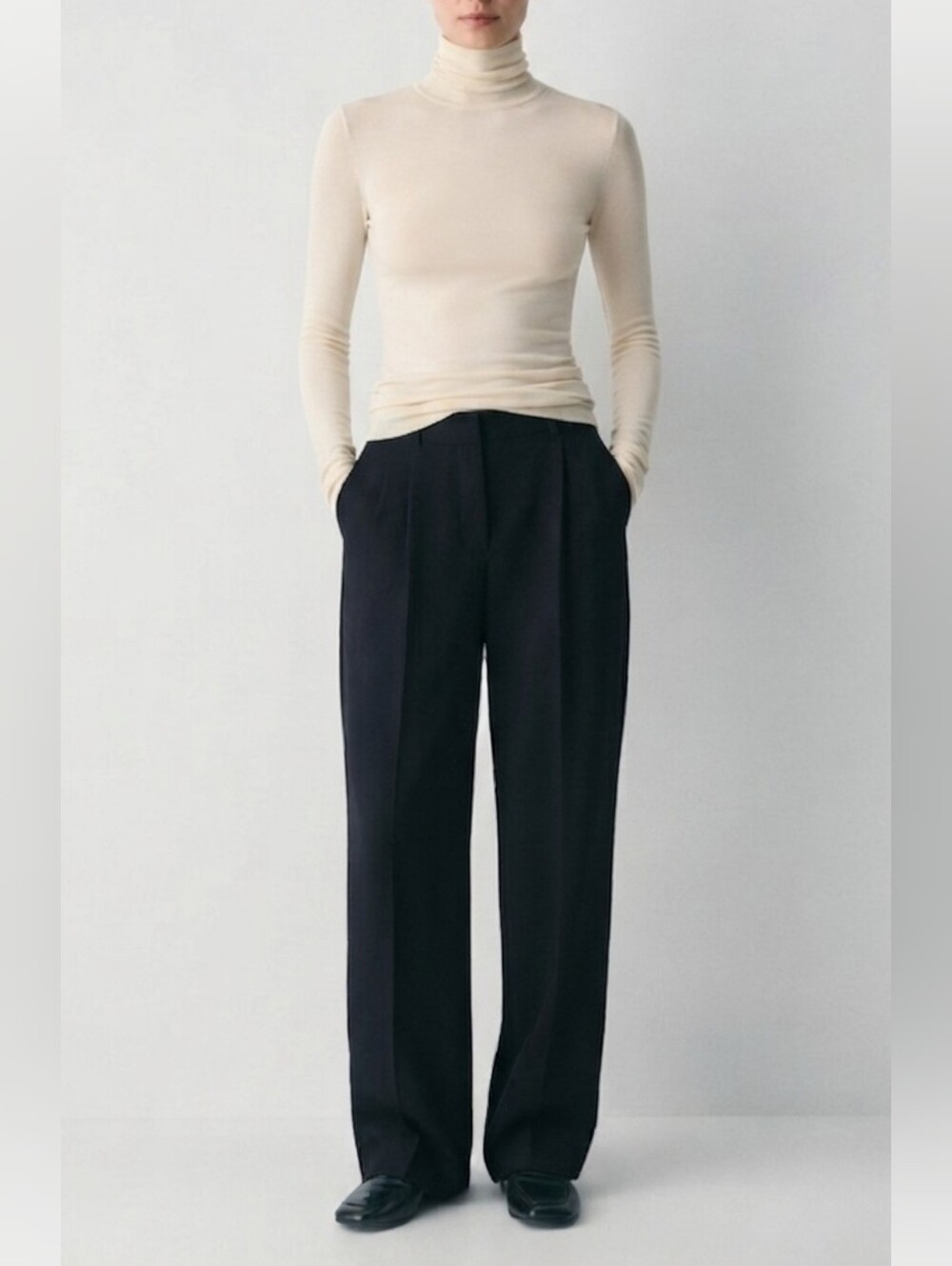 Aritzia Wilfred Effortless Black Dress Pants Sz 6 Preppy Old Money Professional